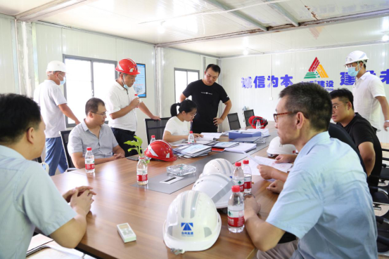 1630629344916627.png 圖為安全臺賬檢查現(xiàn)場.png