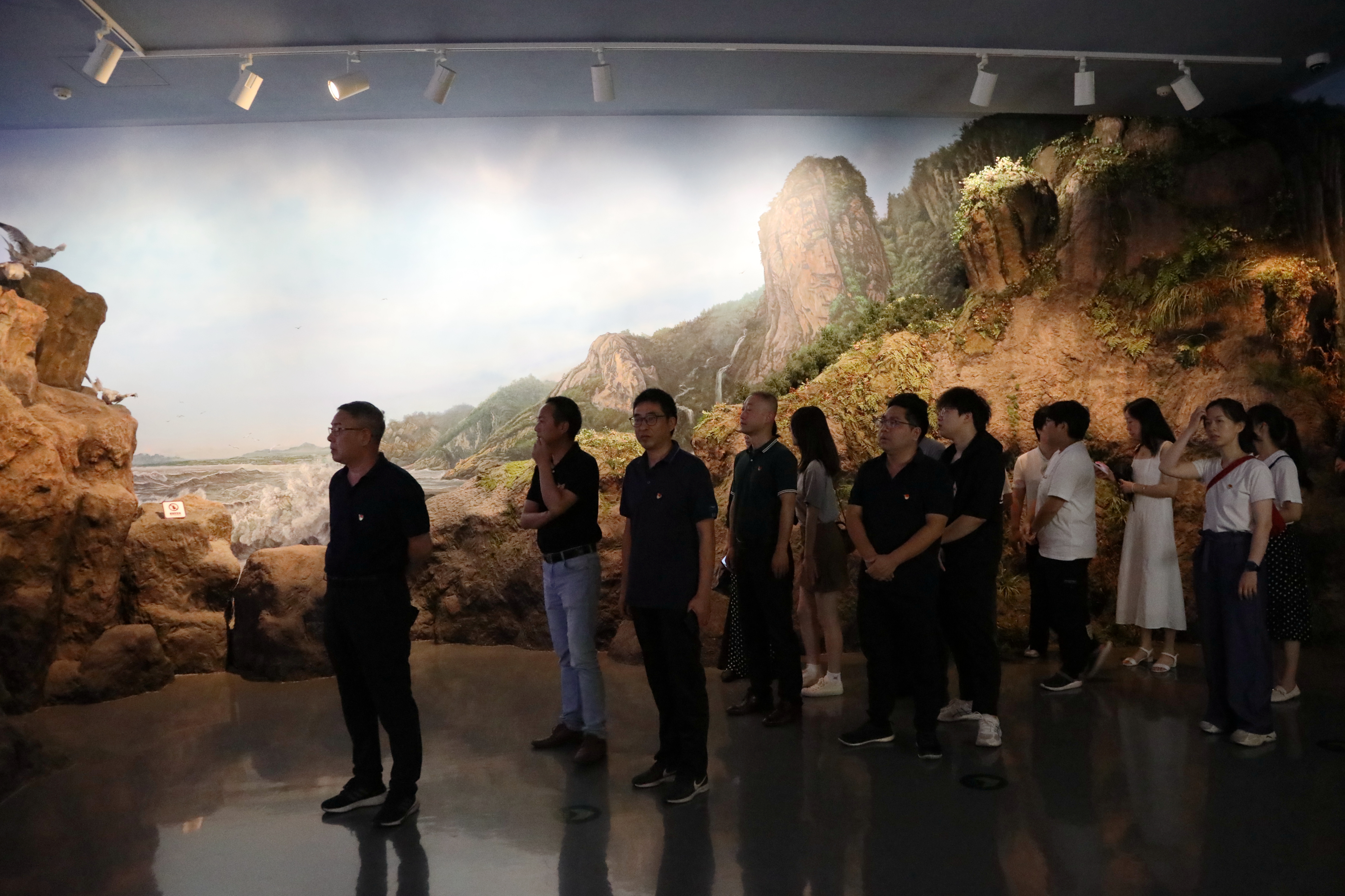 1695260716802611.jpg 5af10eeb6dbb45be08157a109131ff4.jpg